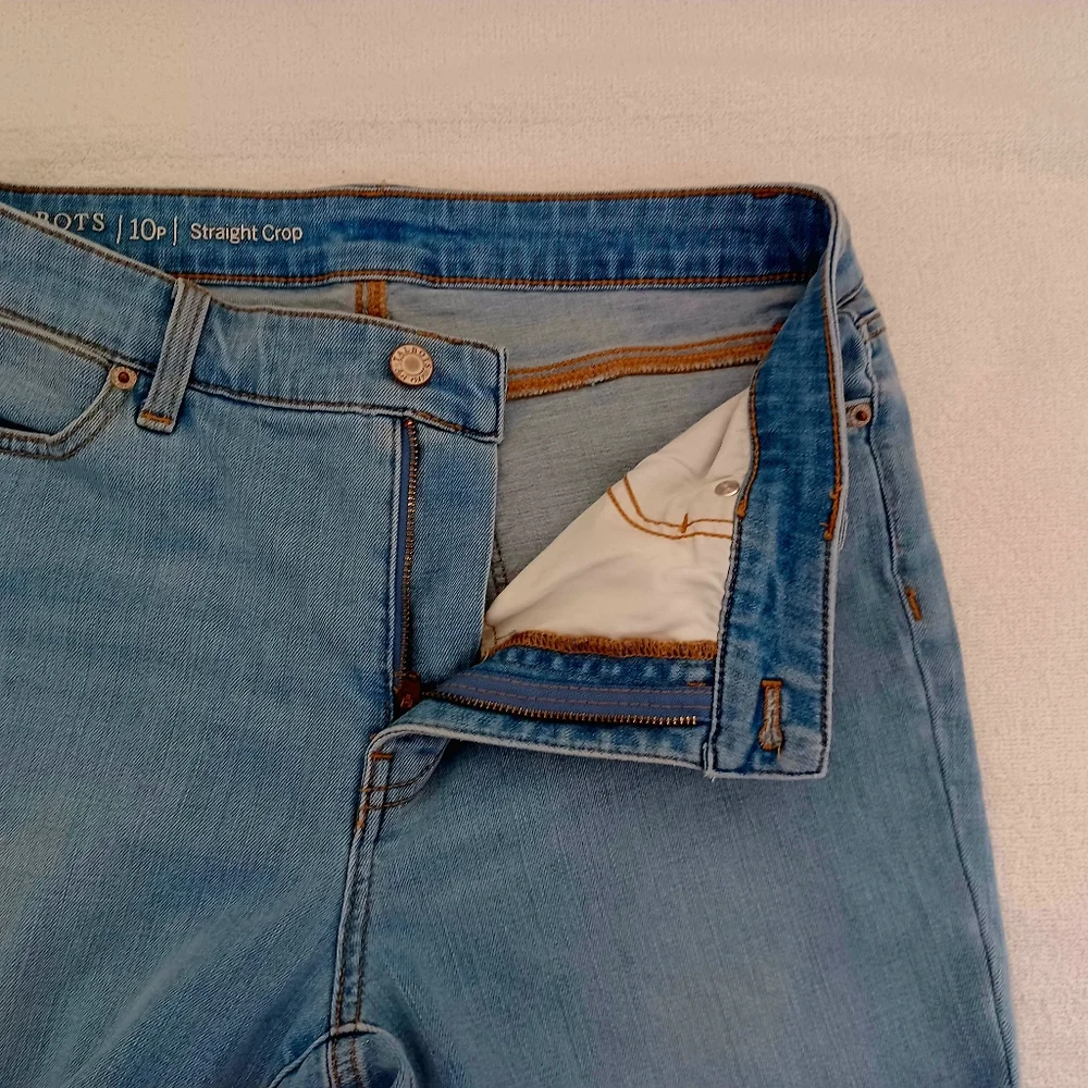 TALBOTS Flawless Straight Crop Blue Jeans Capri, size 8P - Picture 12 of 14